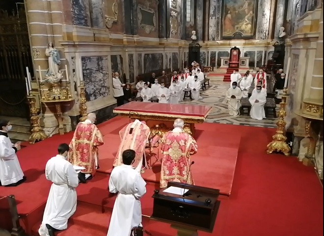 Sexta-feira Santa, às 15h00: Celebração da Paixão do Senhor, na Catedral de Évora (Com Homilia)