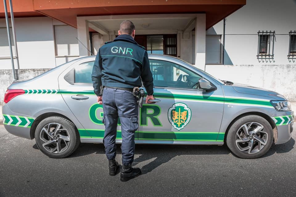 27 de fevereiro: GNR regista 52 infrações relativas à legislação rodoviária no distrito de Évora