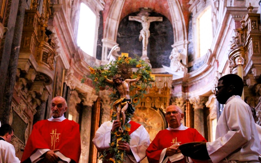Sexta-feira Santa I Celebração da Paixão do Senhor: “As palavras de Jesus na cruz, convidam-nos à confiança e ao amor, enquanto Filhos de Deus repletos do Espírito Santo”, disse o Arcebispo de Évora (com vídeo e com homilia)