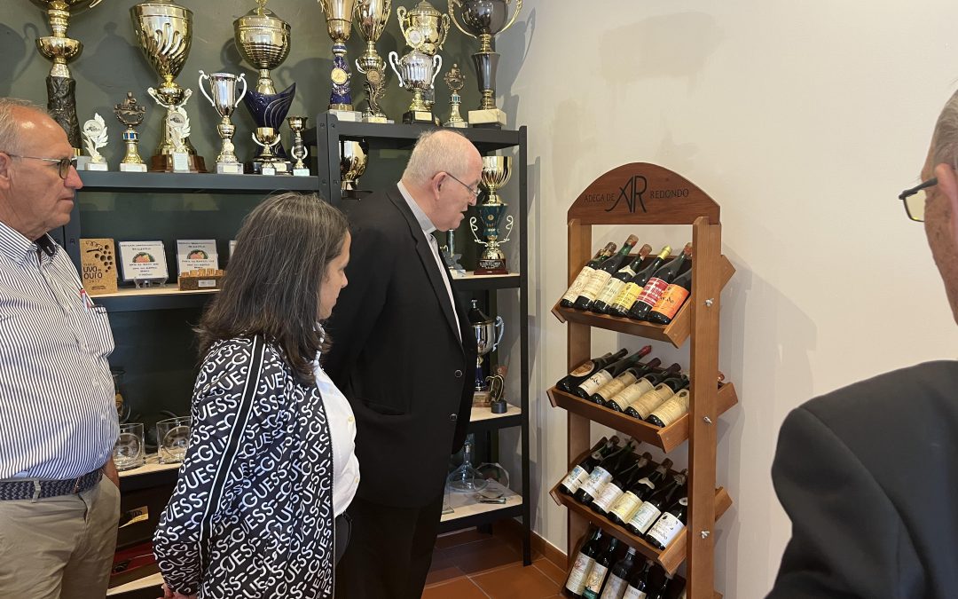 Visita Pastoral Missionária: Arcebispo de Évora visita a Adega Cooperativa de Redondo (com fotos)