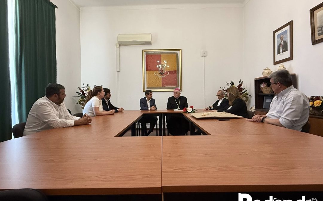 Visita Pastoral Missionária: Arcebispo de Évora visita a Câmara Municipal de Redondo (com fotos)