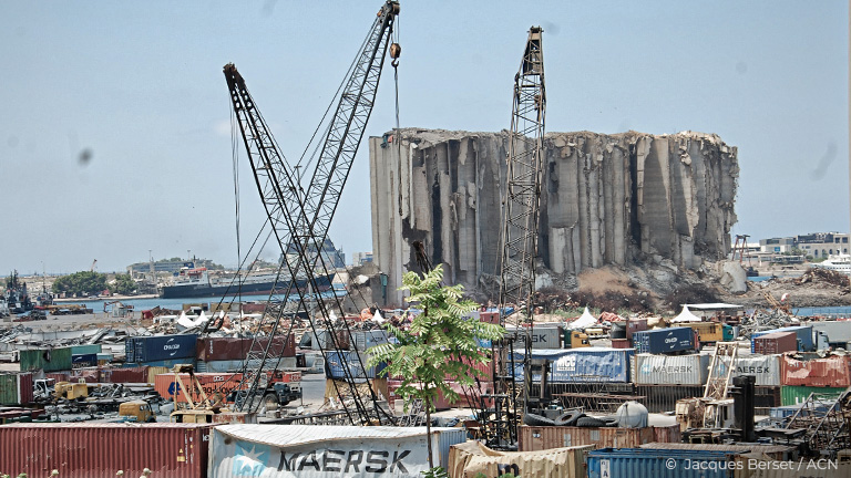 LÍBANO: Cinco anos após devastadora explosão do porto de Beirute, país debate-se entre o trauma e a esperança