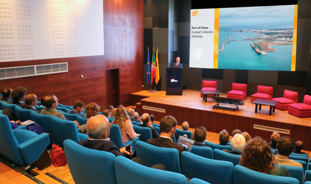 Porto de Sines recebe comitiva de Embaixadores da União Europeia