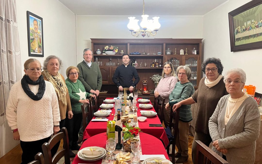 Párocos da Unidade Pastoral de Mora convidam quem se sentir sozinho para a Ceia de Natal que será servida na Casa Paroquial