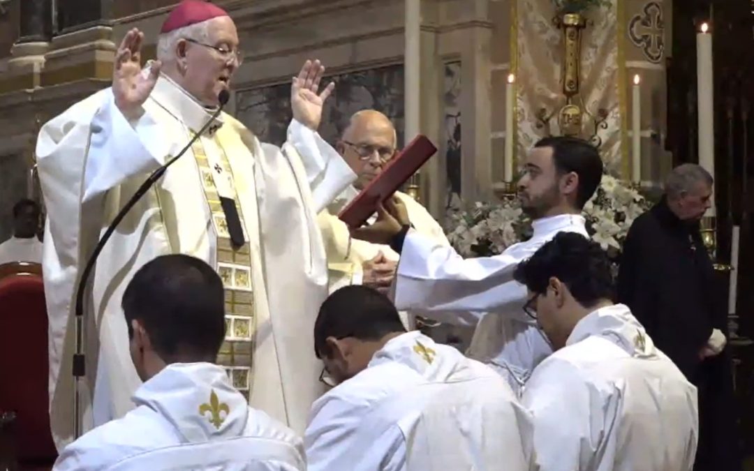 Comunidade Canção Nova de Évora em festa com a ordenação de três diáconos na Catedral de Évora na Solenidade da Imaculada Conceição. “O testemunho de vida e o encontro pessoal farão sempre a diferença na evangelização. Sois a nova geração Canção Nova. Não tenhais medo do desafio, levai longe o vosso testemunho de vida” – Arcebispo de Évora (com transmissão)